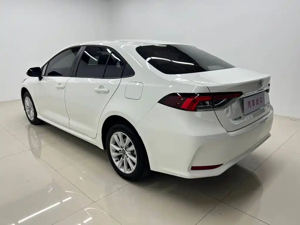 Toyota Corolla — фото 6