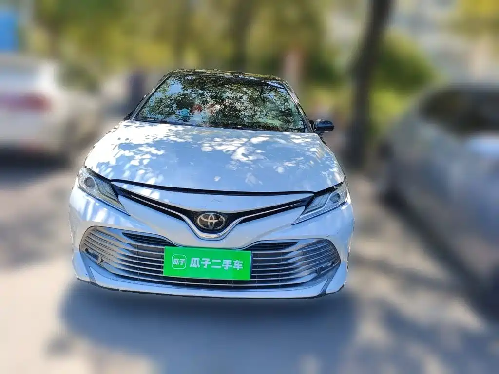 Toyota Camry — фото 2