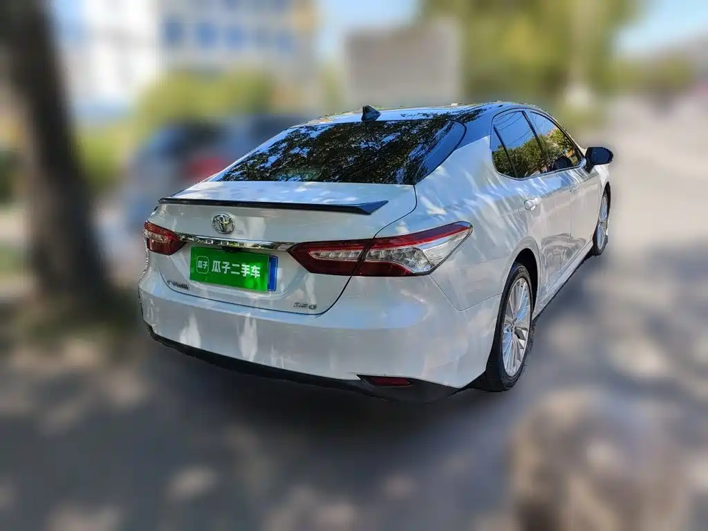 Toyota Camry — фото 4