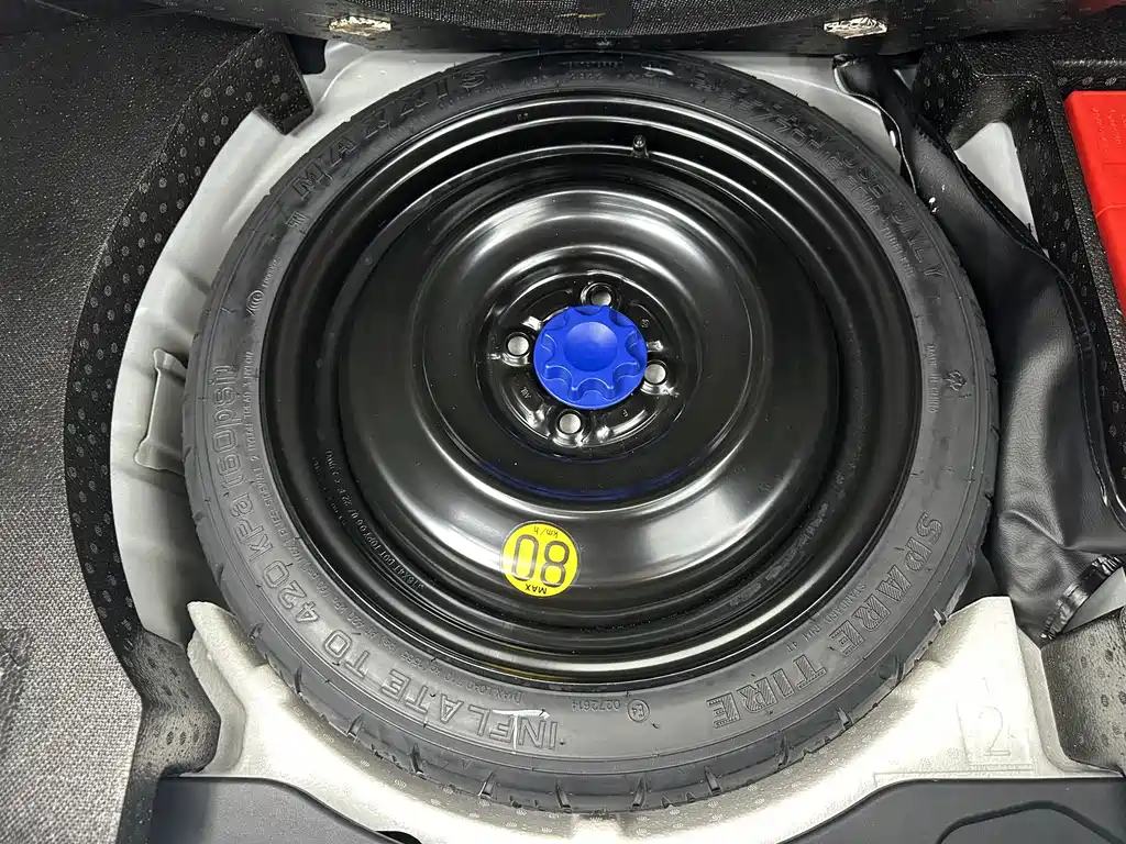 Toyota Yaris L — фото 17