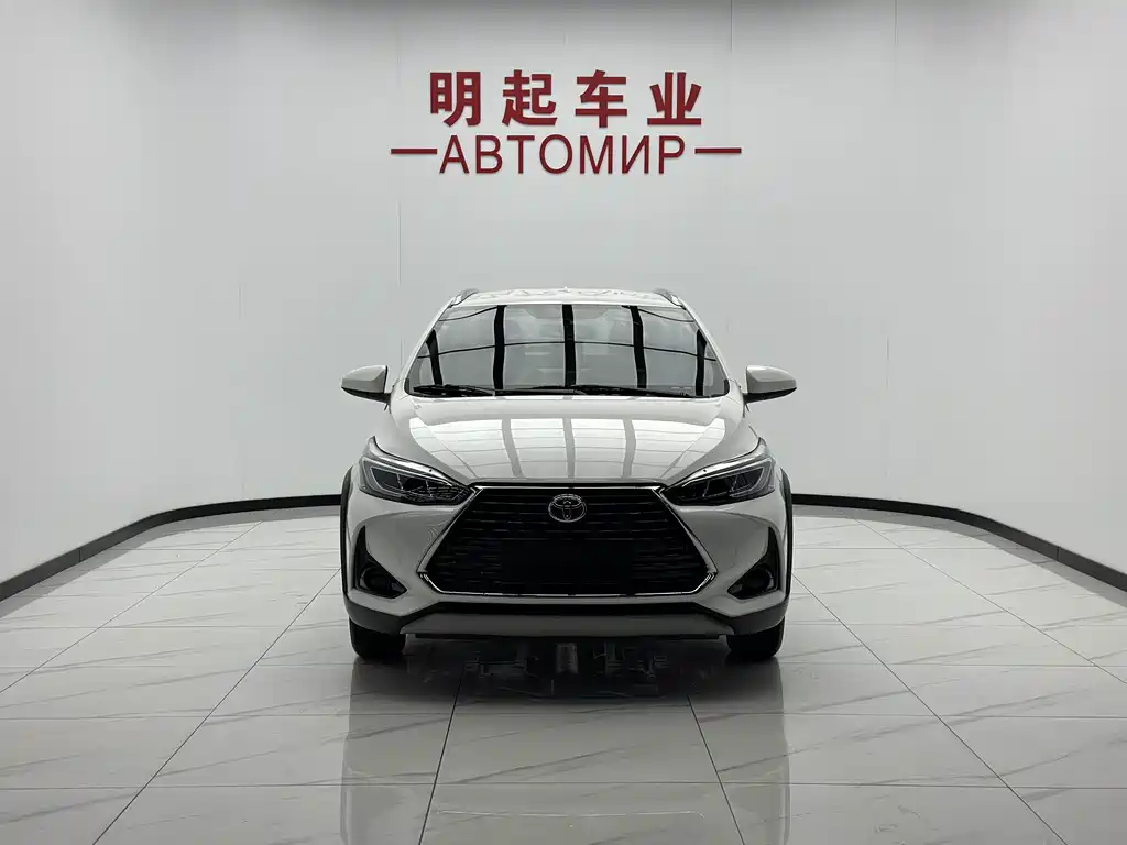 Toyota Yaris L — фото 3