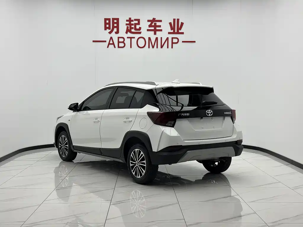 Toyota Yaris L — фото 7