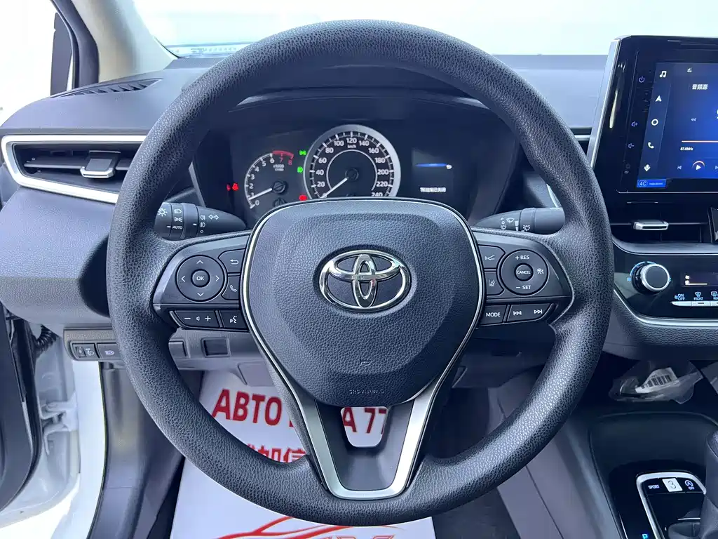 Toyota Corolla — фото 11