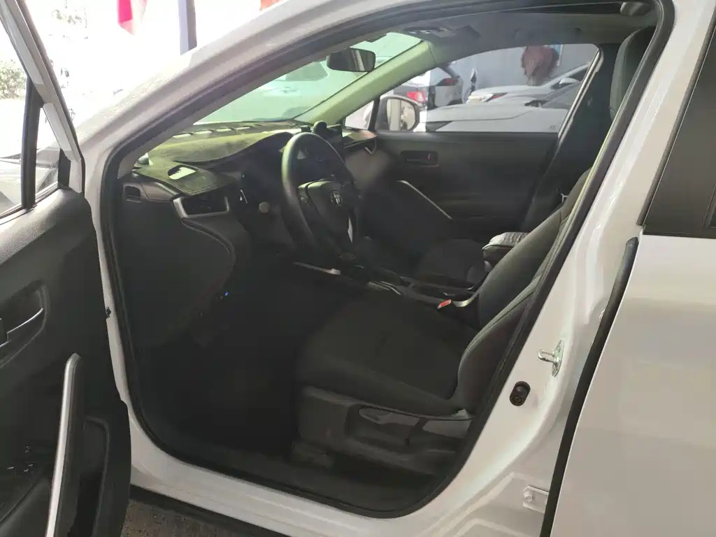 Toyota Corolla Cross — фото 4