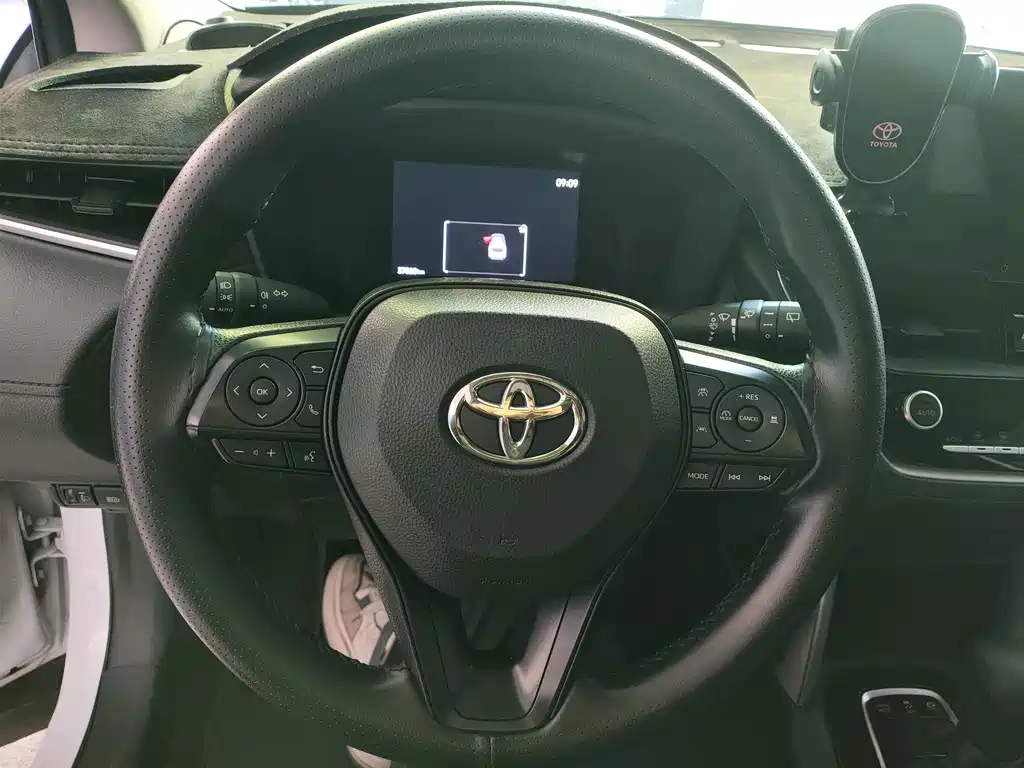 Toyota Corolla Cross — фото 10