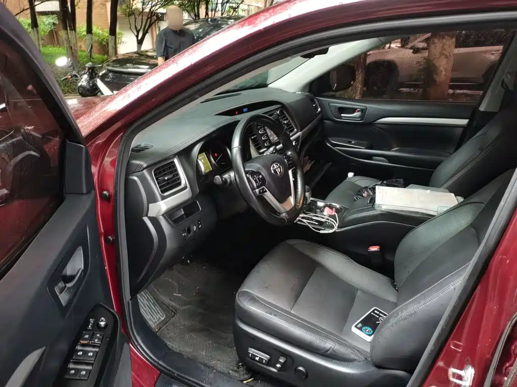 Toyota Highlander — фото 17