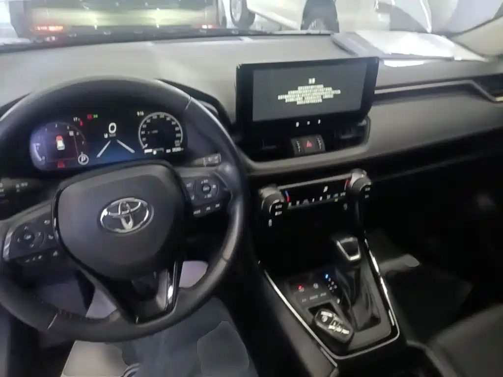 Toyota Wildlander — фото 10