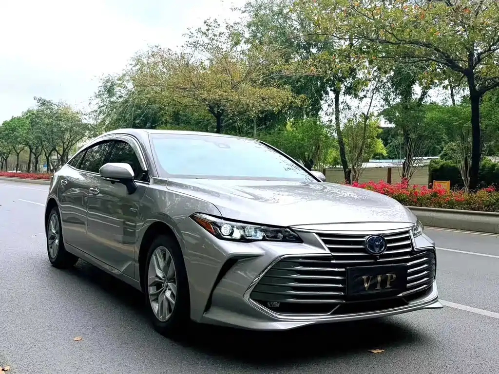 Toyota Avalon — фото 2