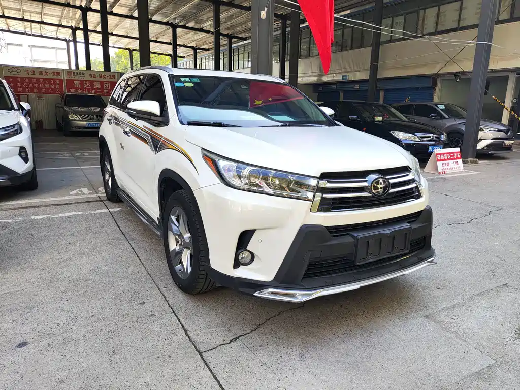 Toyota Highlander — фото 3