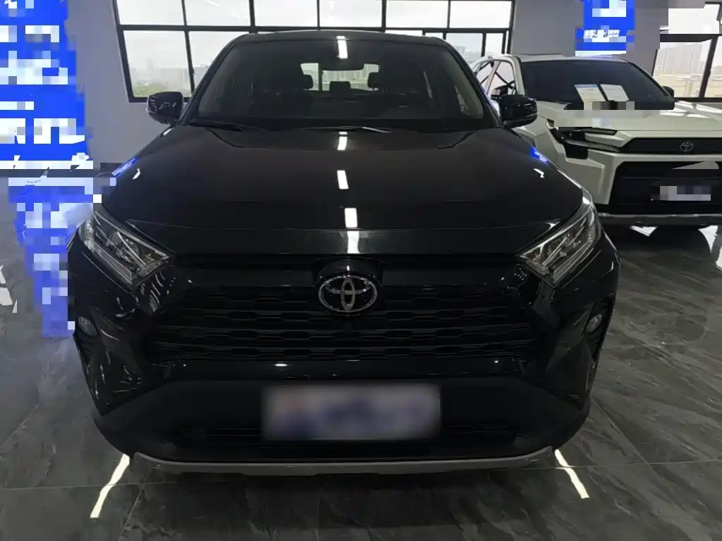 Toyota RAV4 — фото 3