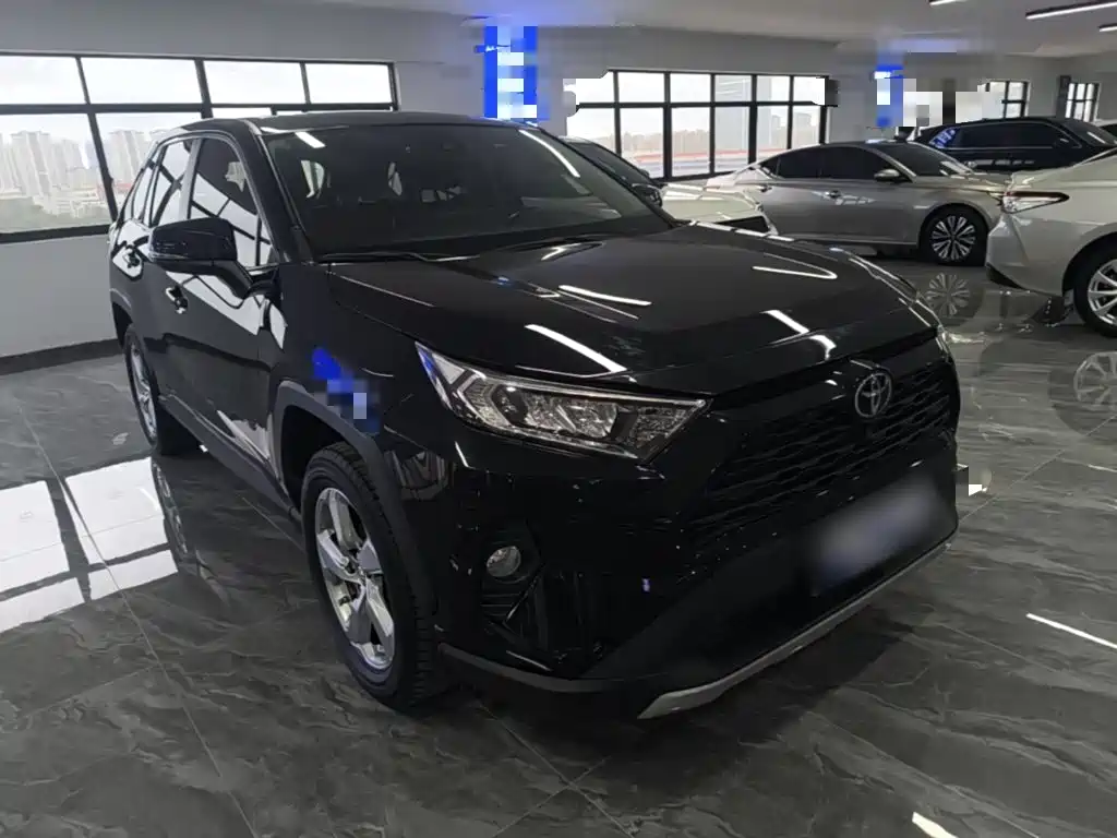 Toyota RAV4 — фото 4