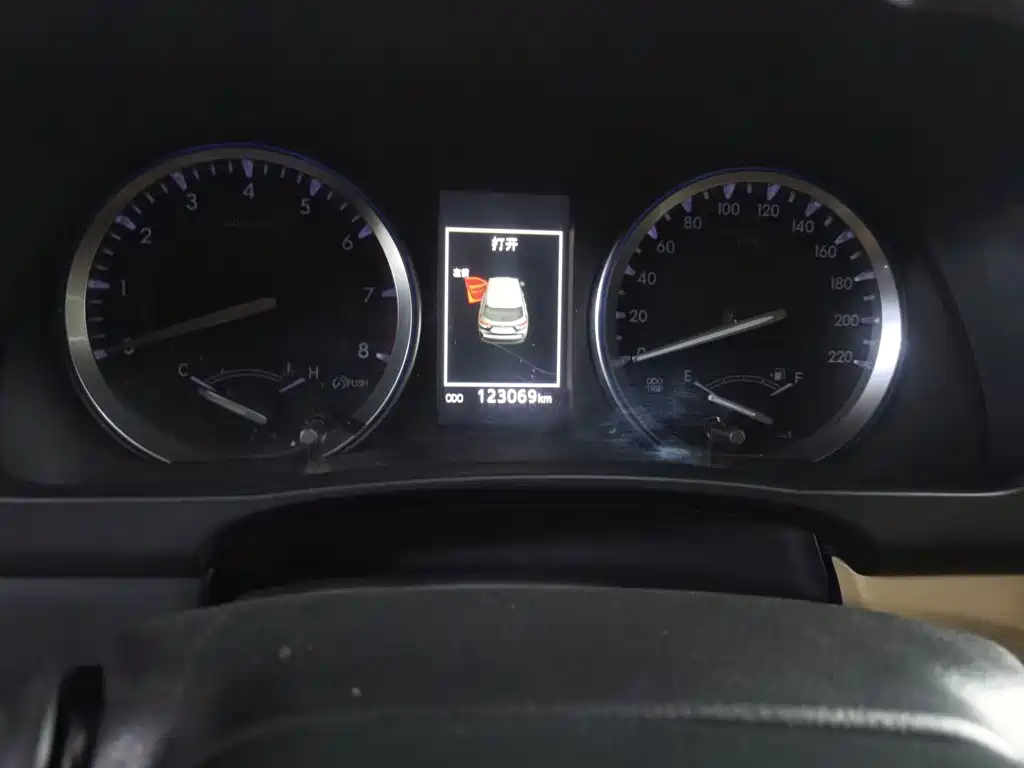Toyota Highlander — фото 12