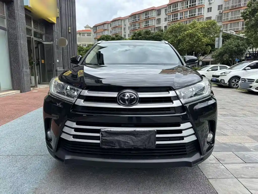Toyota Highlander — фото 3