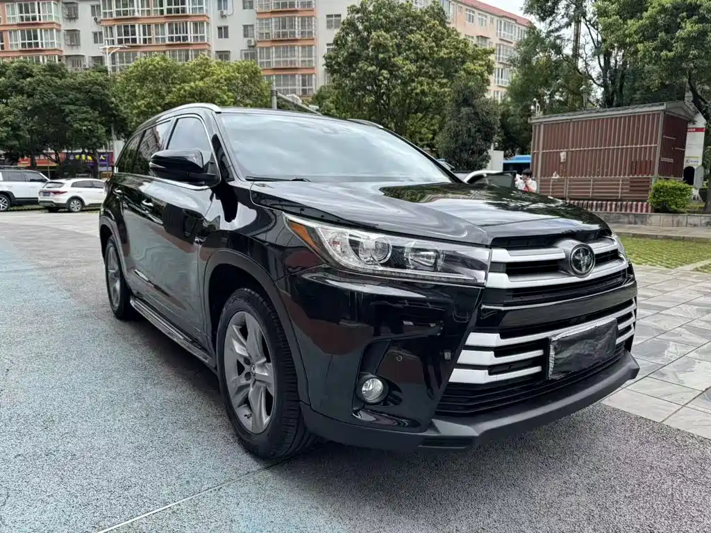 Toyota Highlander — фото 4