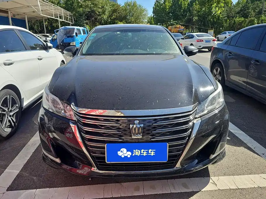 Toyota Crown — фото 2