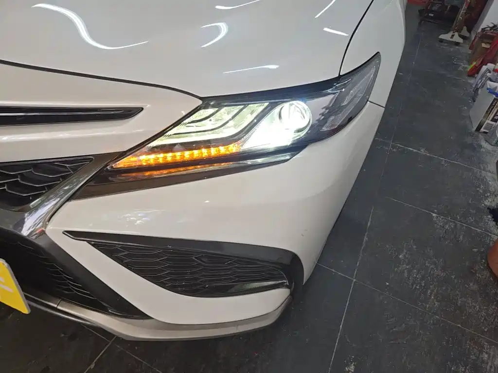 Toyota Camry — фото 18
