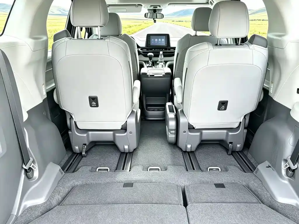 Toyota Sienna — фото 8