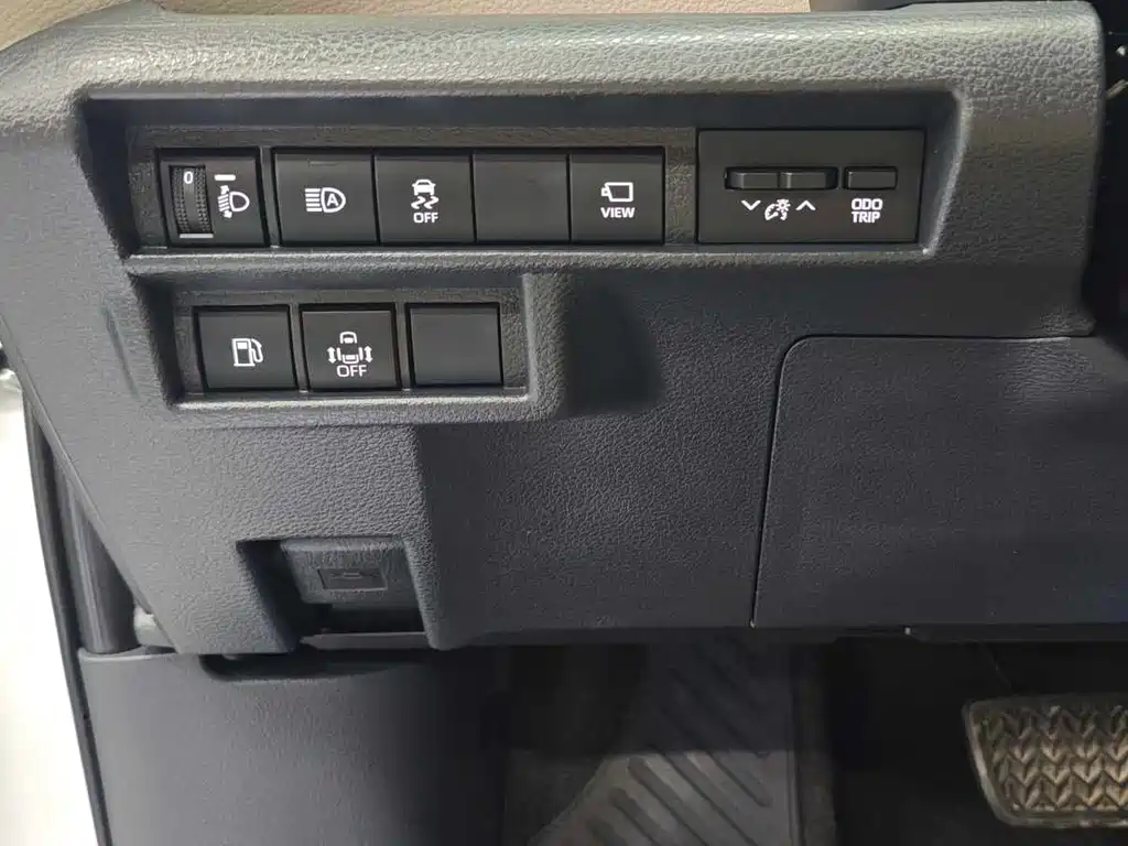 Toyota Sienna — фото 15