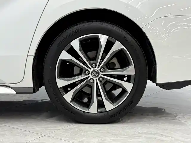 Toyota Granvia — фото 9