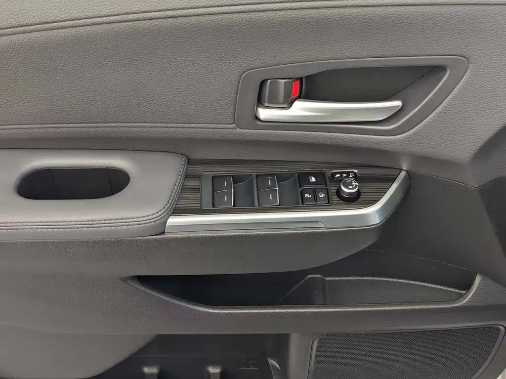 Toyota Sienna — фото 15