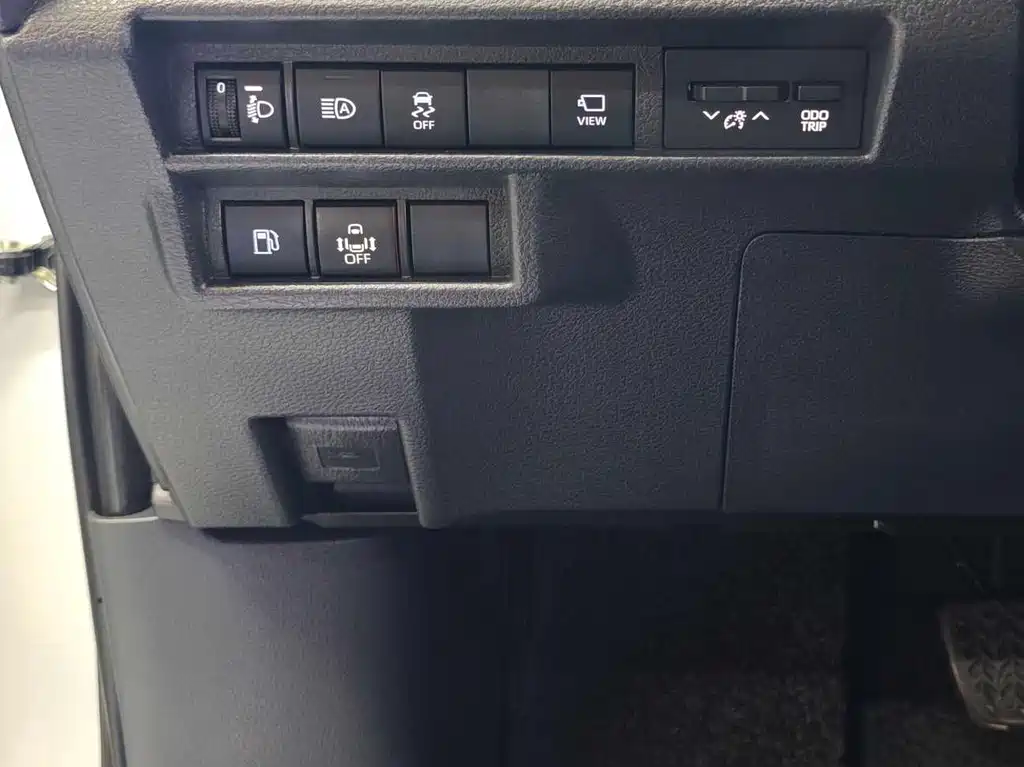 Toyota Sienna — фото 17