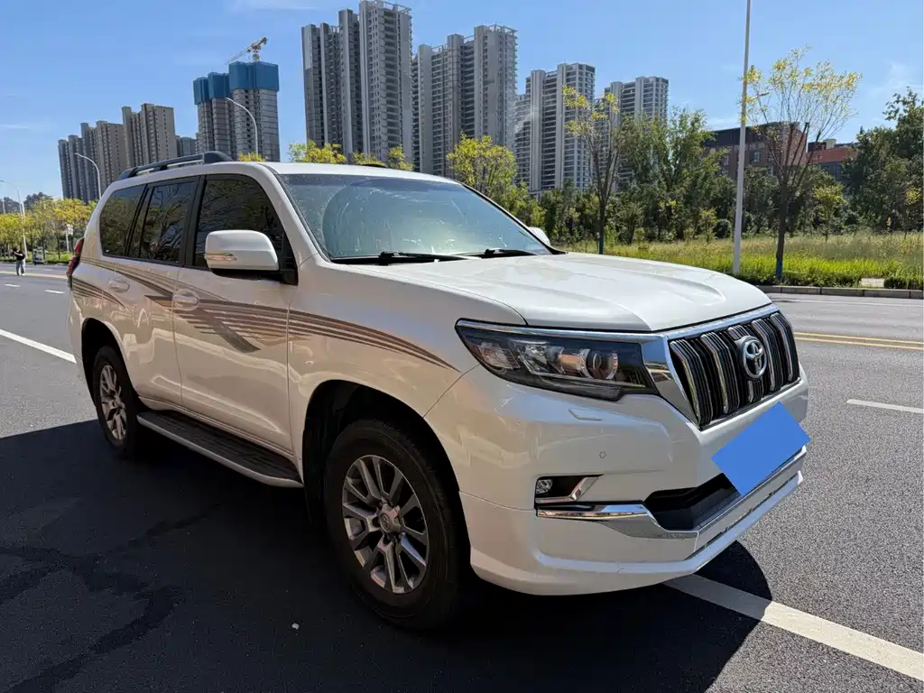 Toyota Prado — фото 3