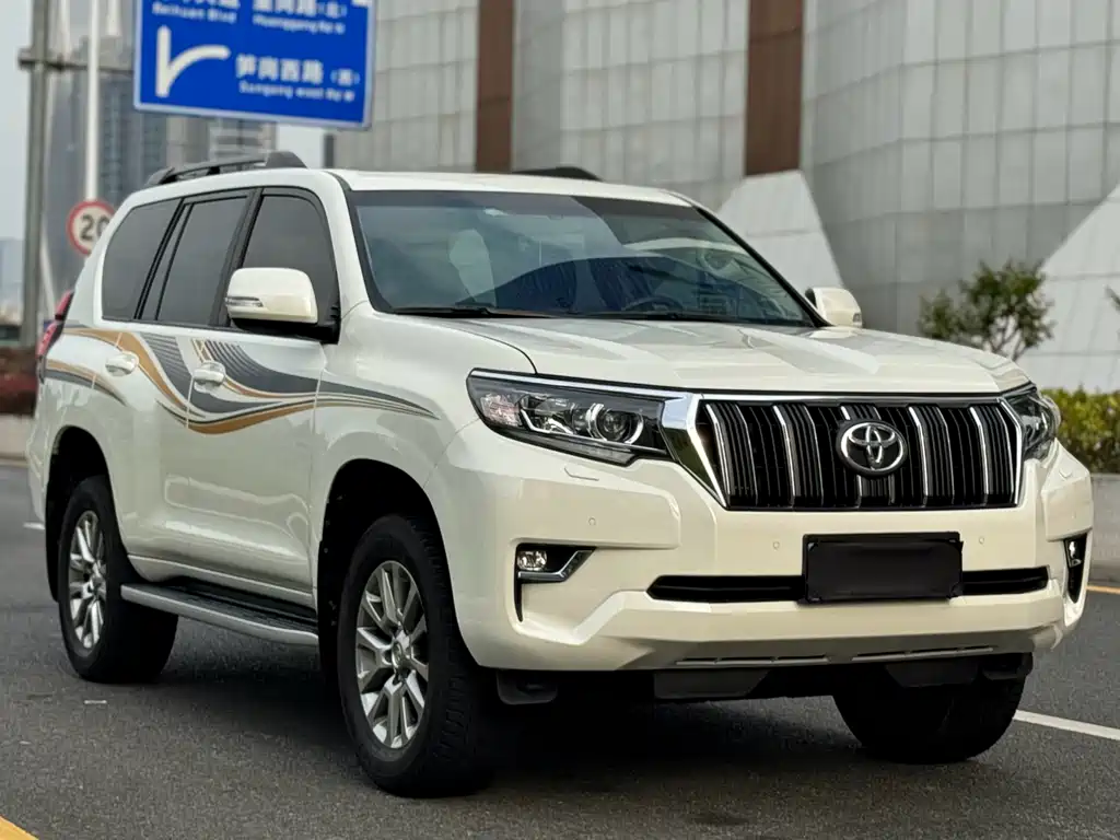 Toyota Prado — фото 3