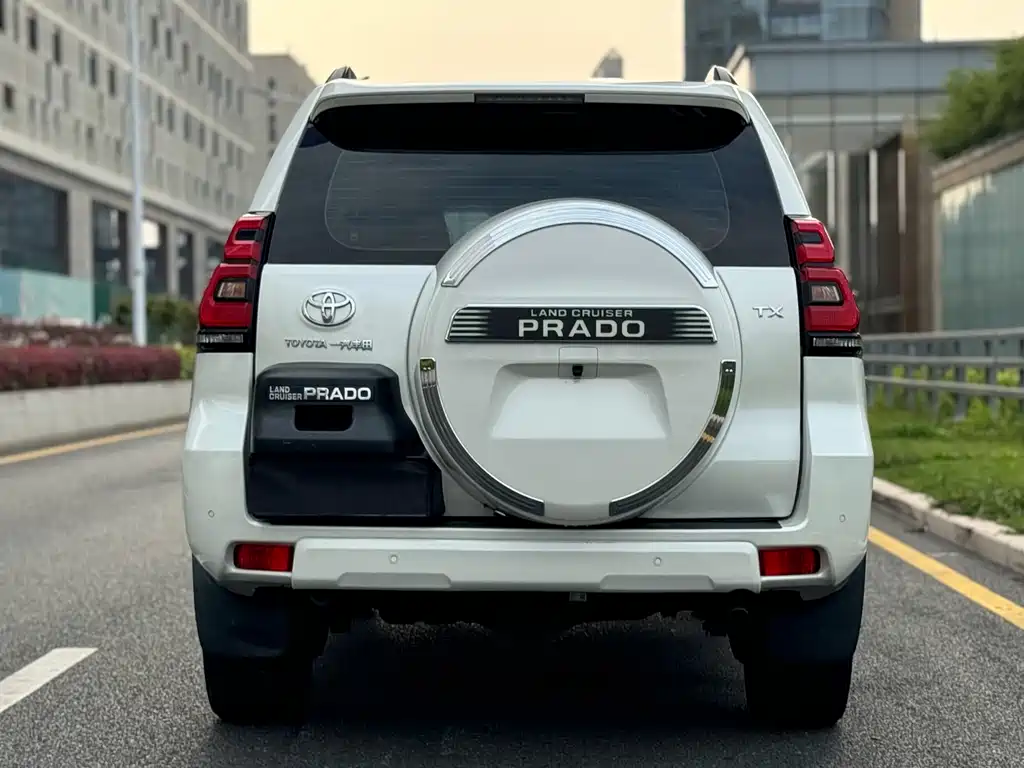 Toyota Prado — фото 4