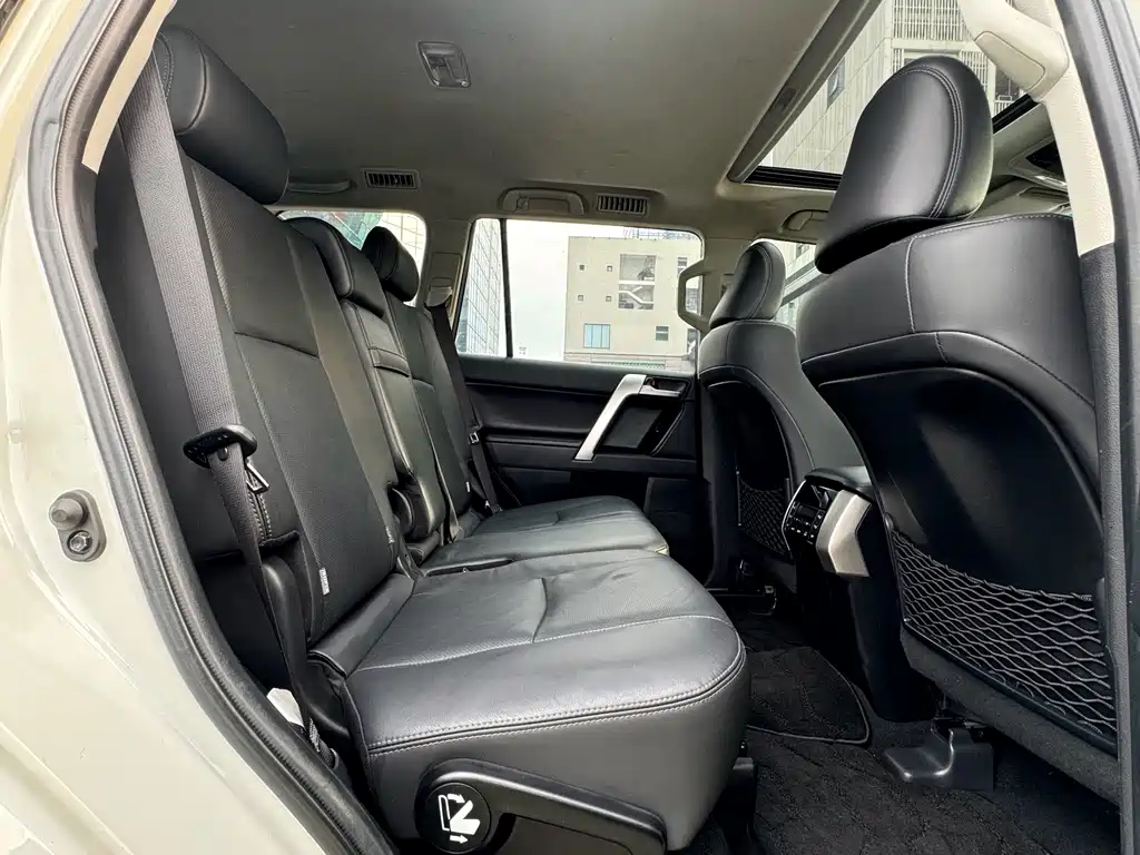 Toyota Prado — фото 10