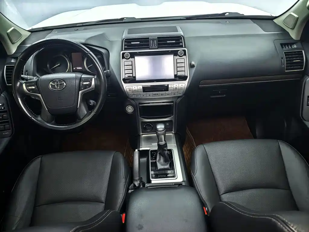 Toyota Prado — фото 13