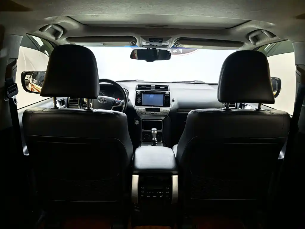 Toyota Prado — фото 17