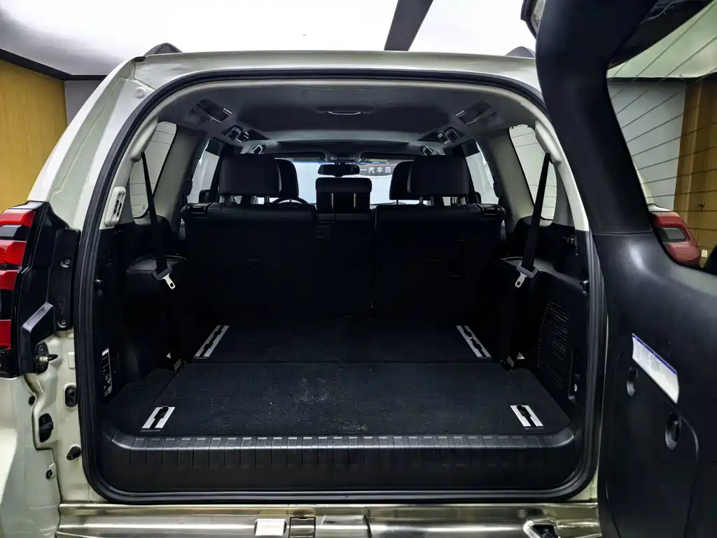 Toyota Prado — фото 18