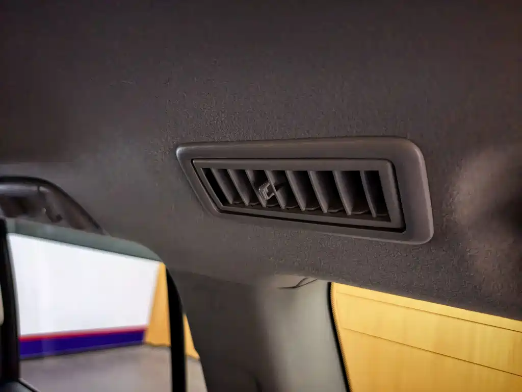 Toyota Prado — фото 19
