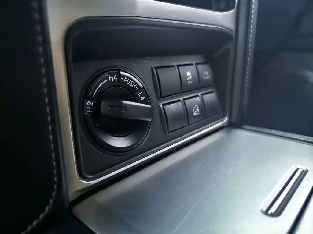 Toyota Prado — фото 10
