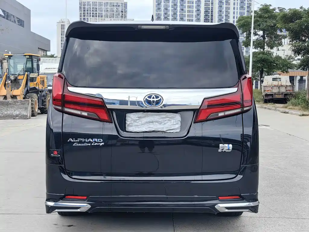 Toyota Alphard — фото 8