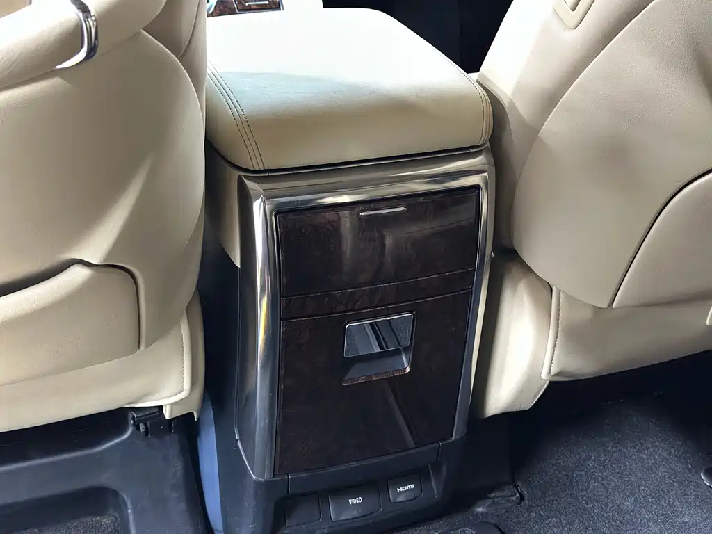 Toyota Alphard — фото 18