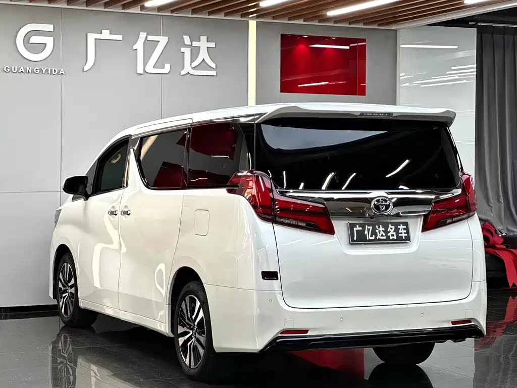 Toyota Alphard — фото 23