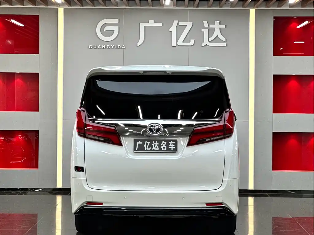 Toyota Alphard — фото 24
