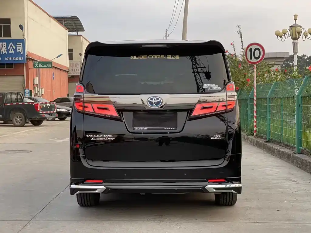 Toyota Vellfire — фото 6