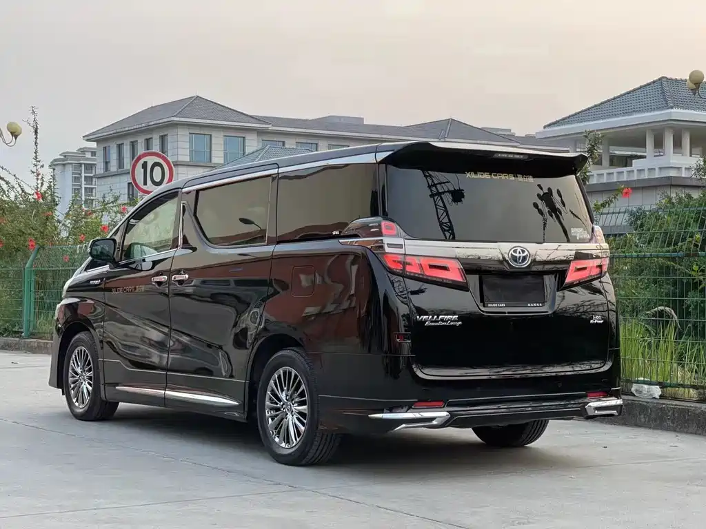Toyota Vellfire — фото 7