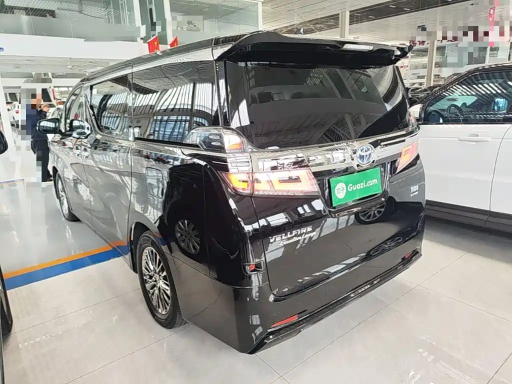 Toyota Vellfire — фото 5