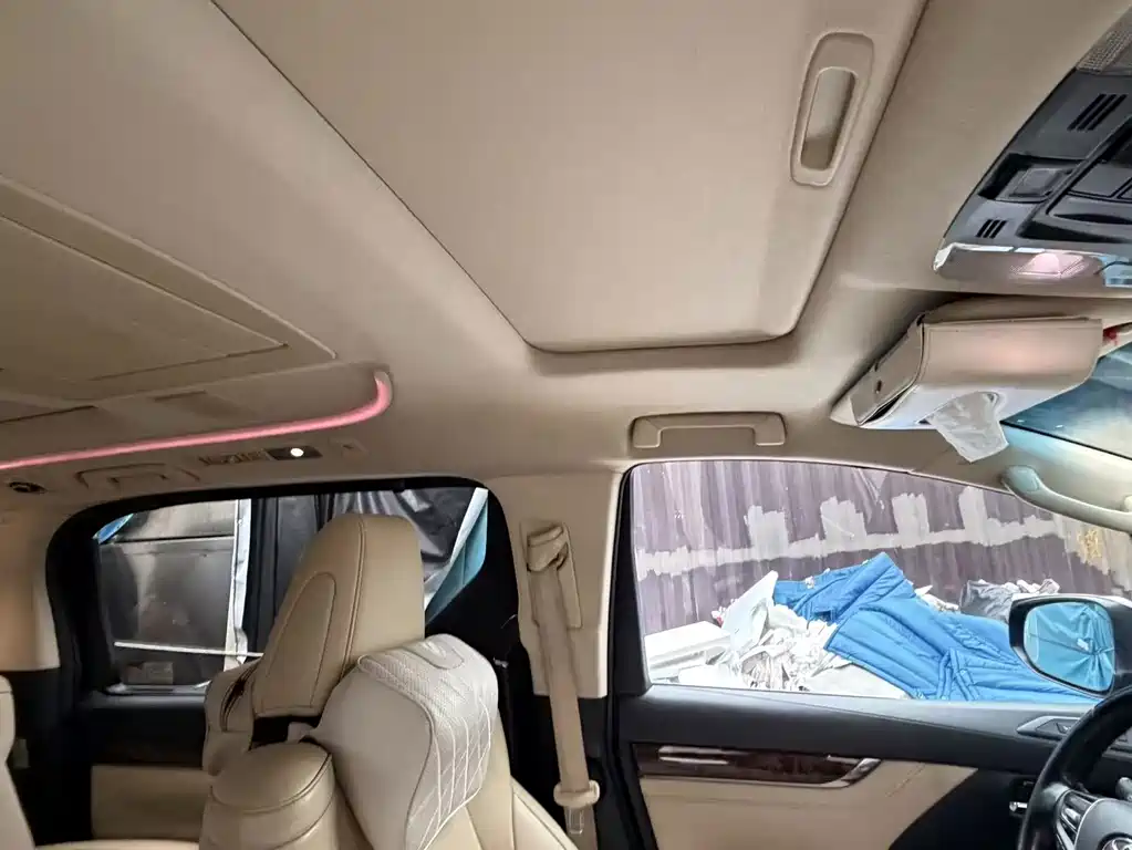 Toyota Alphard — фото 8