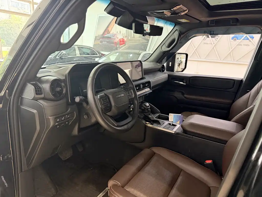 Toyota Prado — фото 2