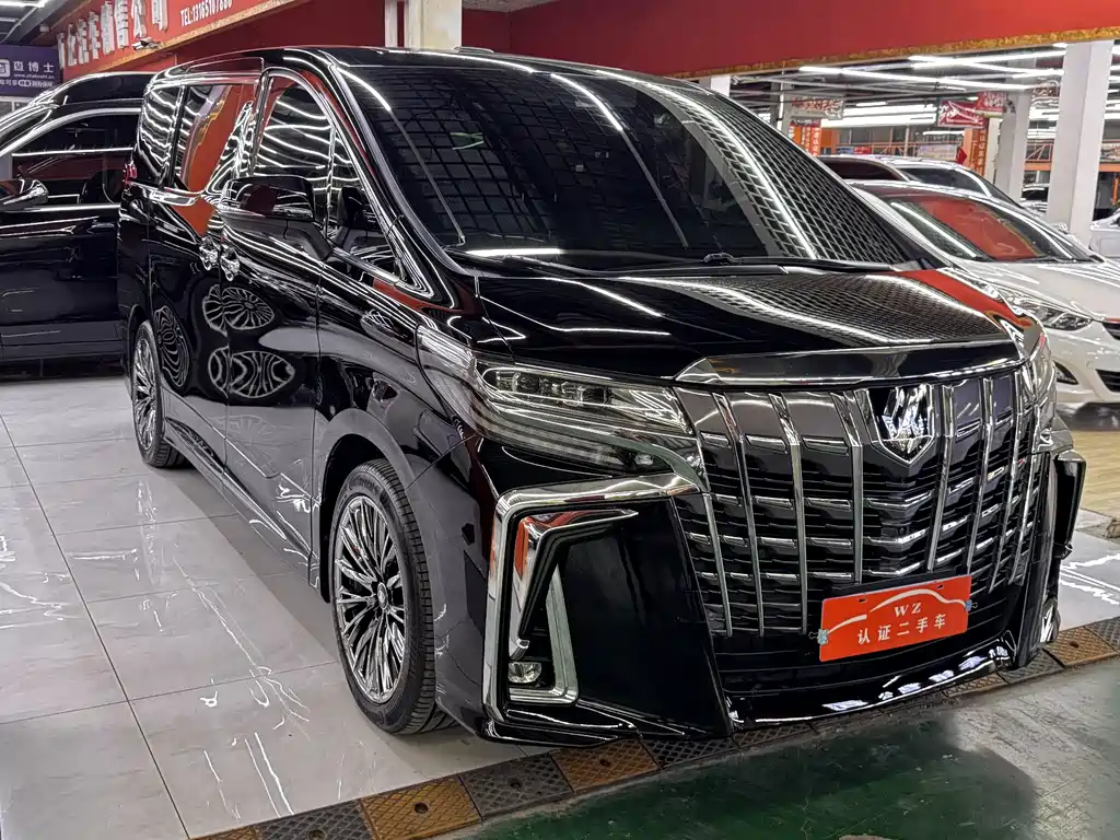 Toyota Alphard — фото 3