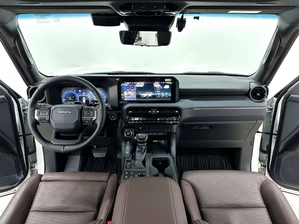 Toyota Prado — фото 11