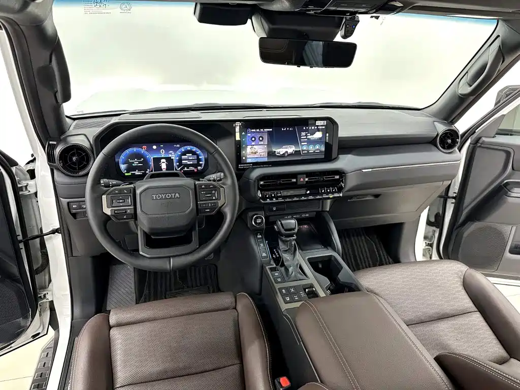 Toyota Prado — фото 13