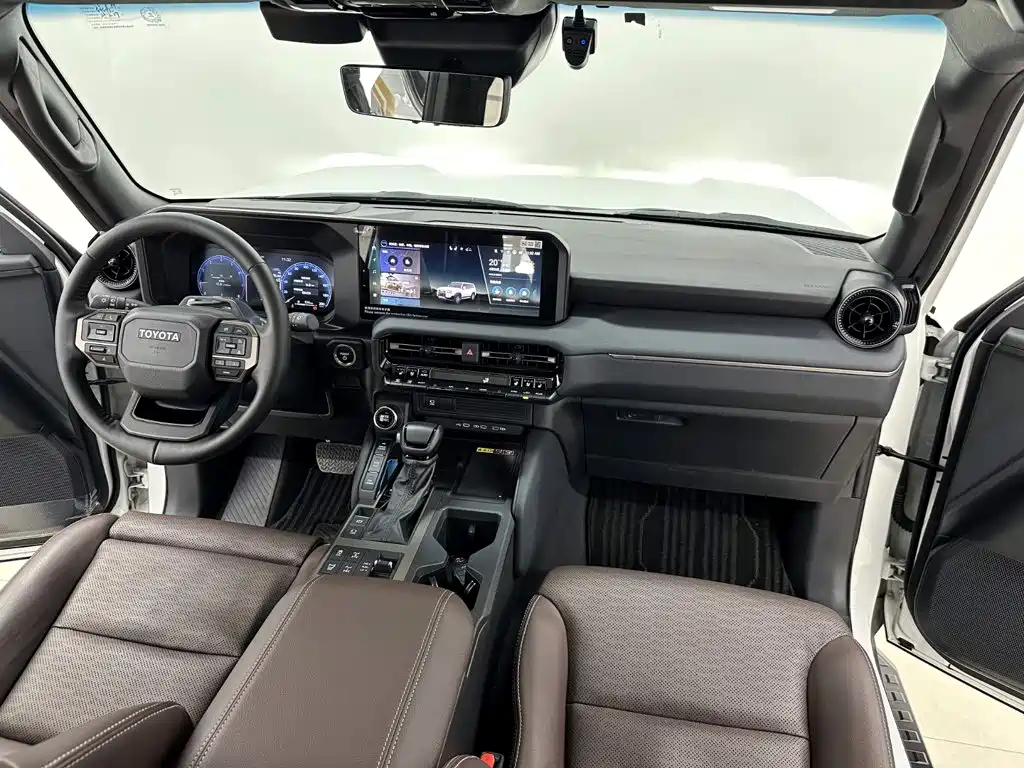 Toyota Prado — фото 14