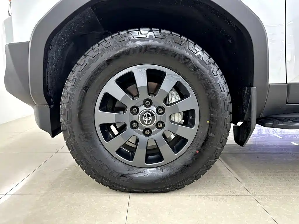 Toyota Prado — фото 29