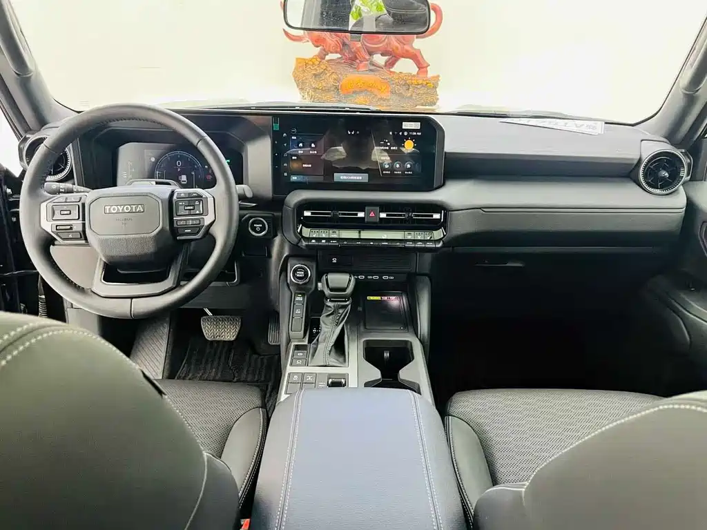 Toyota Prado — фото 8