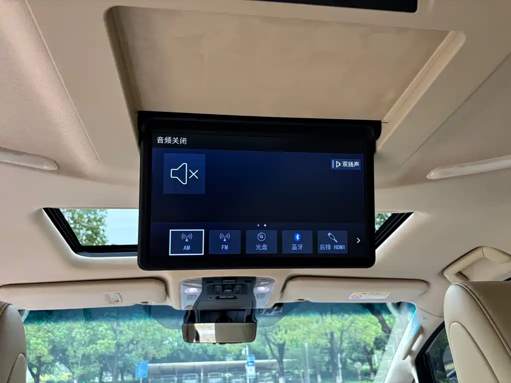 Toyota Alphard — фото 17